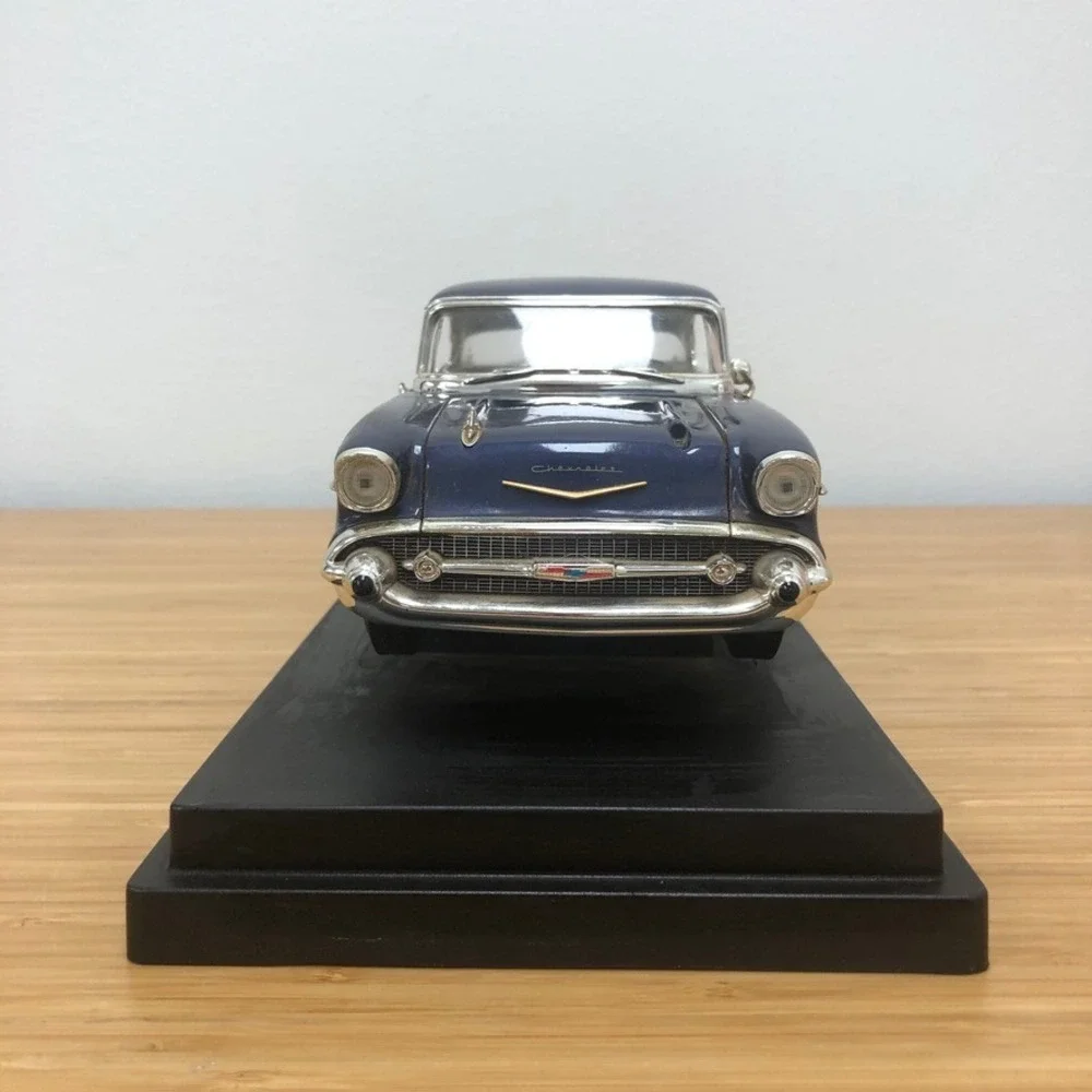Chevrolet 1957 Bel Air Diecast Model Car 1:18 Adult Blue Vintage Style